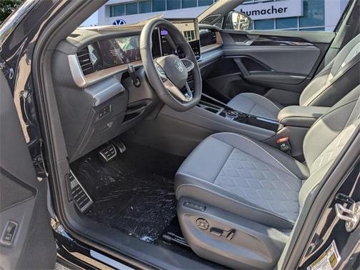 2026 Volkswagen Tiguan 2.0T SEL R-Line