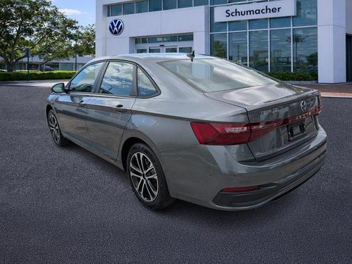 Platinum Gray Metallic 2026 Volkswagen Jetta 1.5T Sport