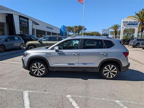 2024 Volkswagen Taos 1.5T SE