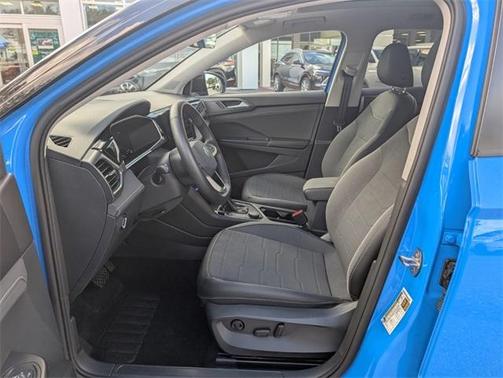 2025 Volkswagen Taos 1.5T SE Black