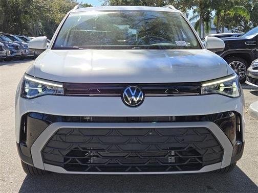 2025 Volkswagen Taos 1.5T SE Black