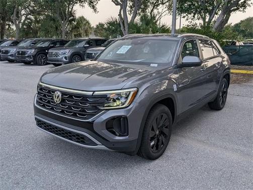 2025 Volkswagen Atlas Cross Sport 2.0T SE w/Technology