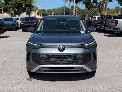 2025 Volkswagen Tiguan 2.0T SE