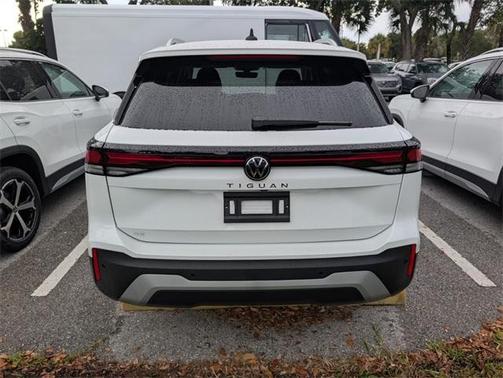 2025 Volkswagen Tiguan 2.0T SE