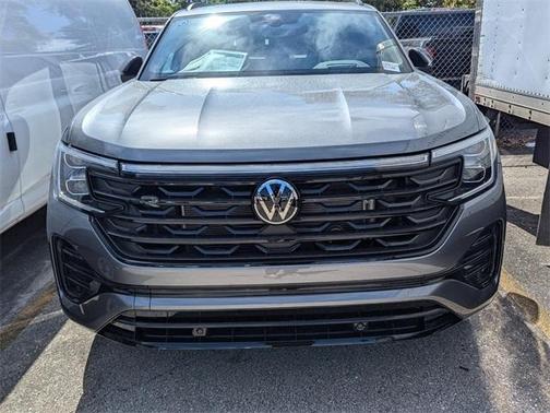 2025 Volkswagen Atlas Cross Sport 2.0T SEL R-Line Black