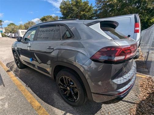 2025 Volkswagen Atlas Cross Sport 2.0T SEL R-Line Black