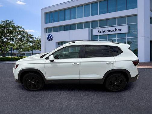Pure White 2026 Volkswagen Taos 1.5T SE