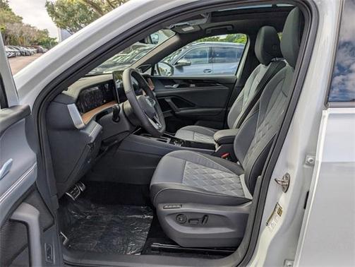 2026 Volkswagen Tiguan 2.0T SEL R-Line