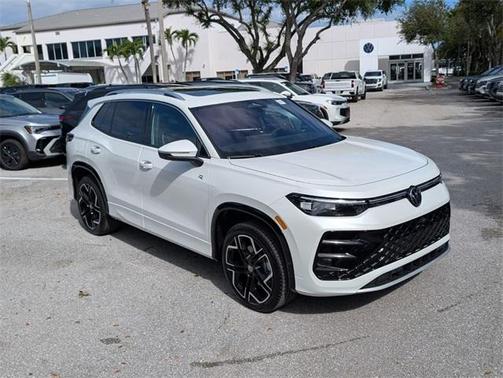 2026 Volkswagen Tiguan 2.0T SEL R-Line