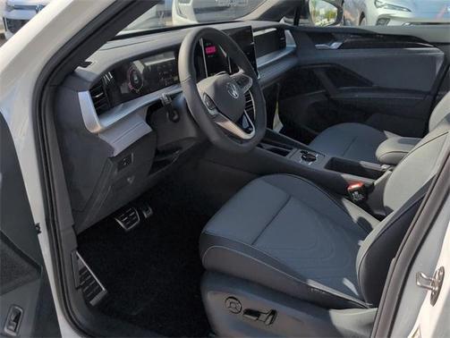 2025 Volkswagen Tiguan 2.0T SE R-Line Black