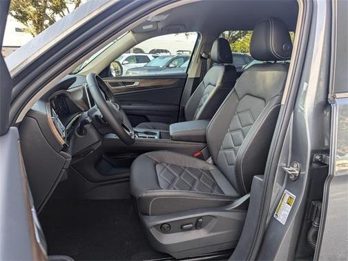 2025 Volkswagen Atlas 2.0T SE