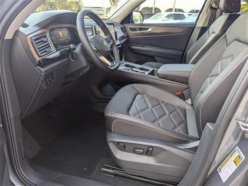 2025 Volkswagen Atlas 2.0T SE