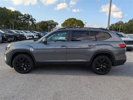 2025 Volkswagen Atlas 2.0T SE w/Technology