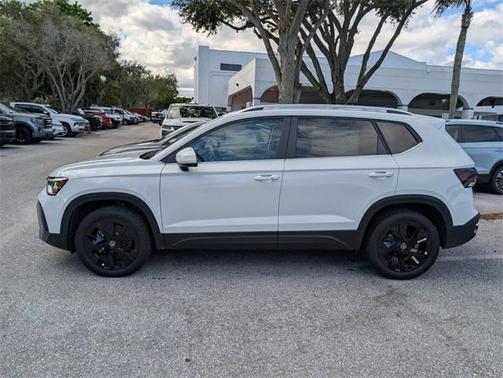 2025 Volkswagen Taos 1.5T SE