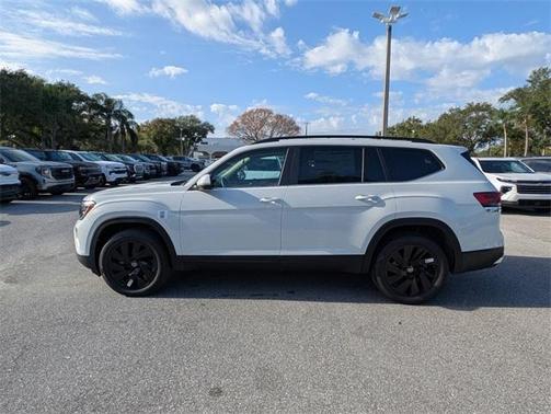 2025 Volkswagen Atlas 2.0T SE w/Technology