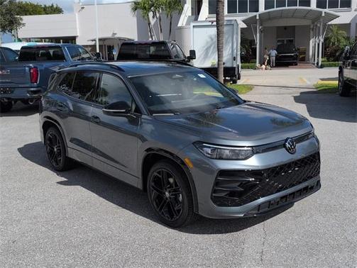 2025 Volkswagen Tiguan 2.0T SE R-Line Black