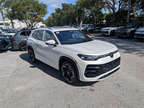 2026 Volkswagen Tiguan 2.0T SEL R-Line