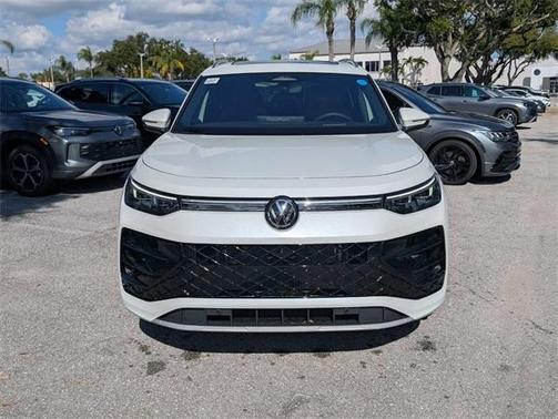 2026 Volkswagen Tiguan 2.0T SEL R-Line