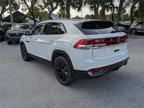 2025 Volkswagen Atlas Cross Sport 2.0T SE w/Technology