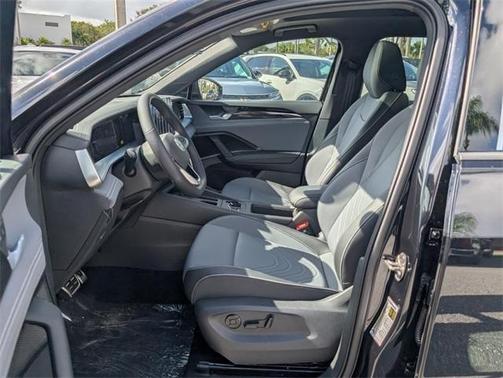 2025 Volkswagen Tiguan 2.0T SE R-Line Black