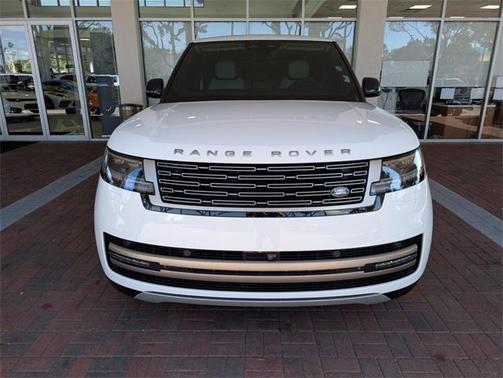 2025 Land Rover Range Rover P550e SE