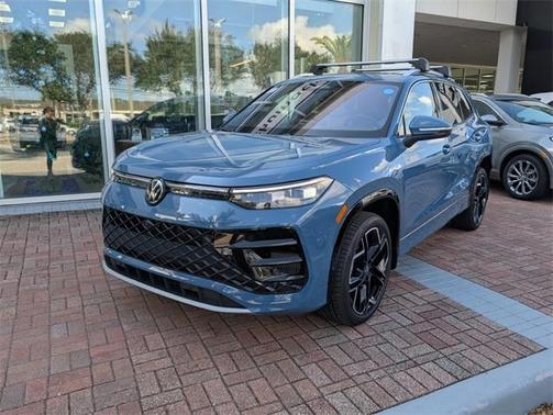 2026 Volkswagen Tiguan 2.0T SEL R-Line