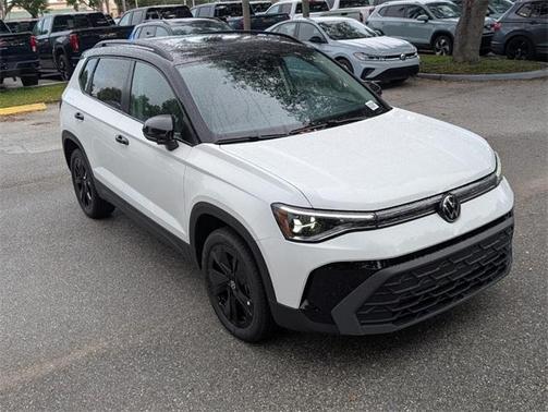 2025 Volkswagen Taos 1.5T SE Black