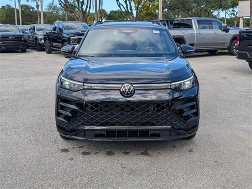 2025 Volkswagen Tiguan 2.0T SE R-Line Black