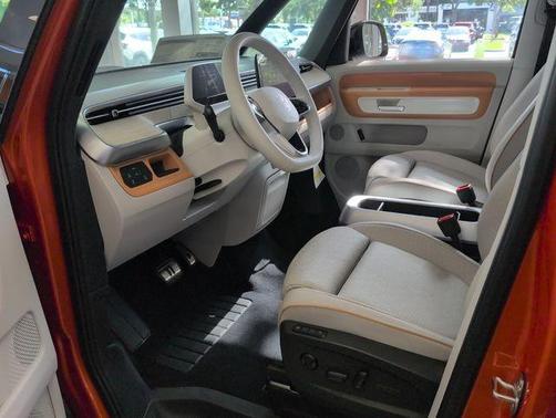 2025 Volkswagen ID. Buzz Pro S Plus