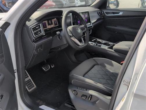 2025 Volkswagen Atlas Cross Sport 2.0T SEL Premium R-Line