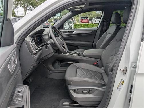 2025 Volkswagen Atlas Cross Sport 2.0T SE w/Technology