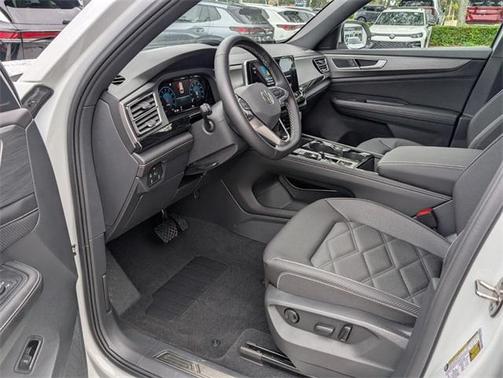 2025 Volkswagen Atlas Cross Sport 2.0T SE w/Technology