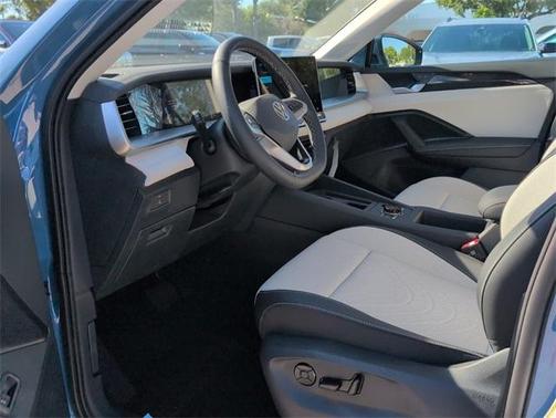 2025 Volkswagen Tiguan 2.0T SE