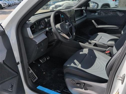 2025 Volkswagen Tiguan 2.0T SE R-Line Black