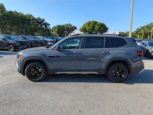 2025 Volkswagen Atlas 2.0T Peak Edition