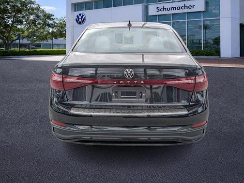 Deep Black Pearl Effect 2026 Volkswagen Jetta 1.5T SE
