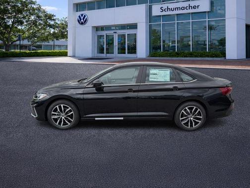 Deep Black Pearl Effect 2026 Volkswagen Jetta 1.5T SE