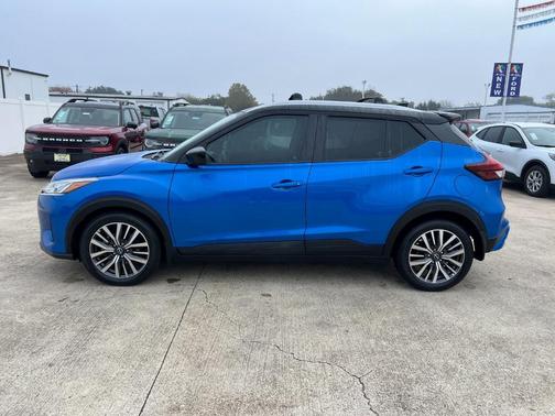 2022 Nissan Kicks SV