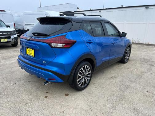 2022 Nissan Kicks SV