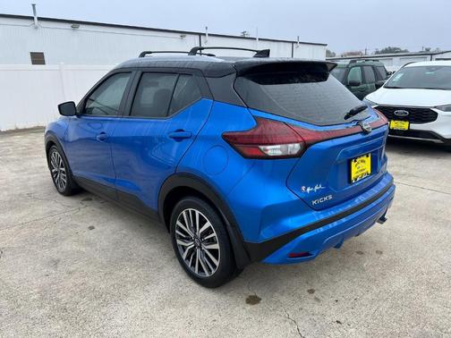 2022 Nissan Kicks SV