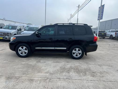 2014 Toyota Land Cruiser V8