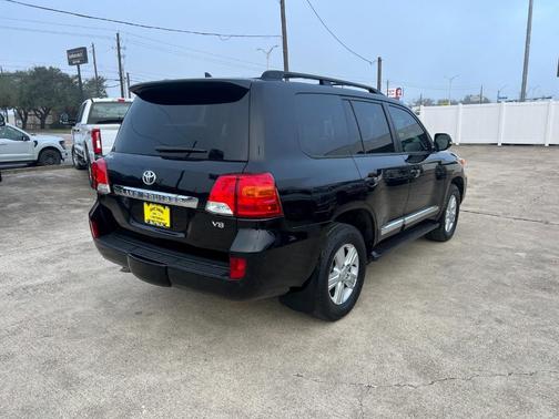2014 Toyota Land Cruiser V8