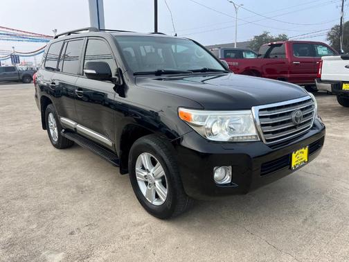 2014 Toyota Land Cruiser V8