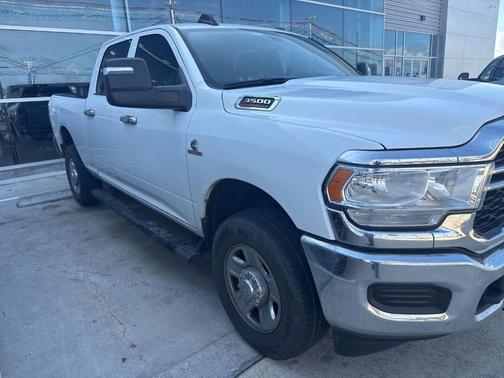 Bright White Clearcoat 2024 RAM 3500 Tradesman