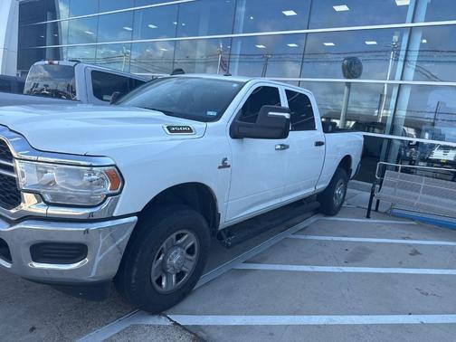 Bright White Clearcoat 2024 RAM 3500 Tradesman
