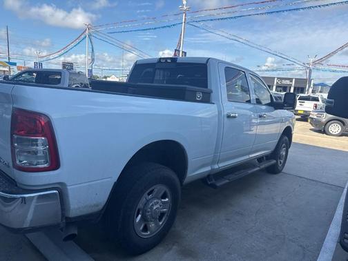 Bright White Clearcoat 2024 RAM 3500 Tradesman