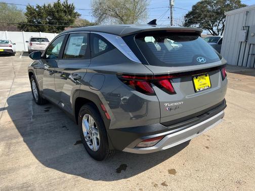 2025 Hyundai TUCSON SE