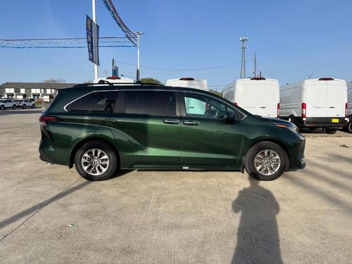 Cypress 2022 Toyota Sienna XLE