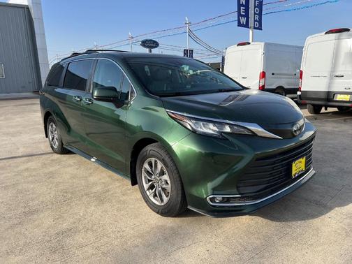 Cypress 2022 Toyota Sienna XLE