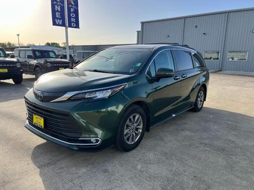 Cypress 2022 Toyota Sienna XLE